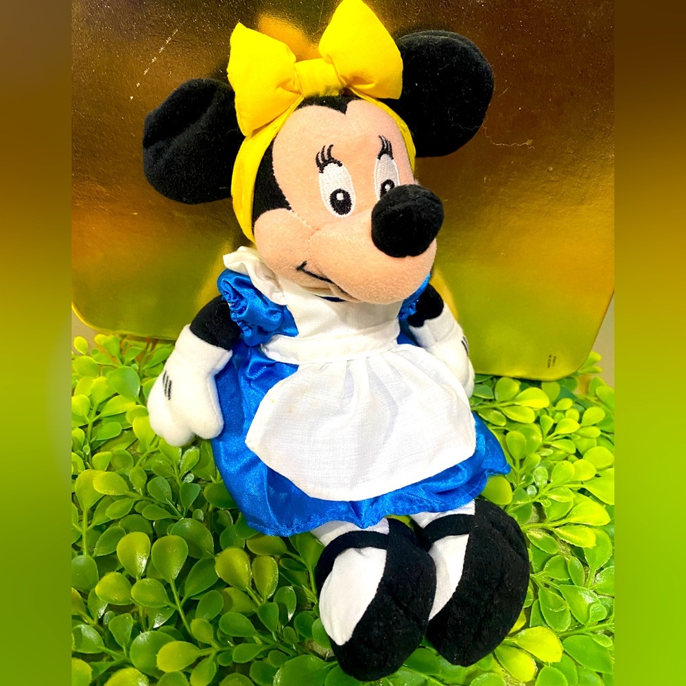 DISNEY EXCLUSIVE NWT VTG 90s MINNIE MOUSSE AS ALICE IN WONDERLAND BEAN BAG PLUSH